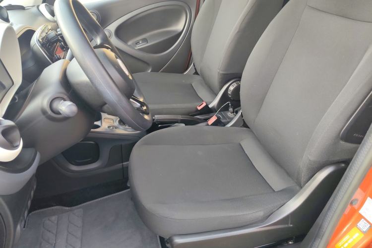 Used smart forfour 2018 1.0L 52 kW Dynamic Edition Left Front Seat