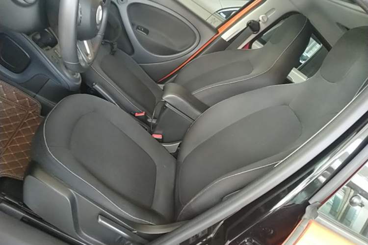 Used smart forfour 2018 1.0L 52kW Passion Edition Left Front Seat