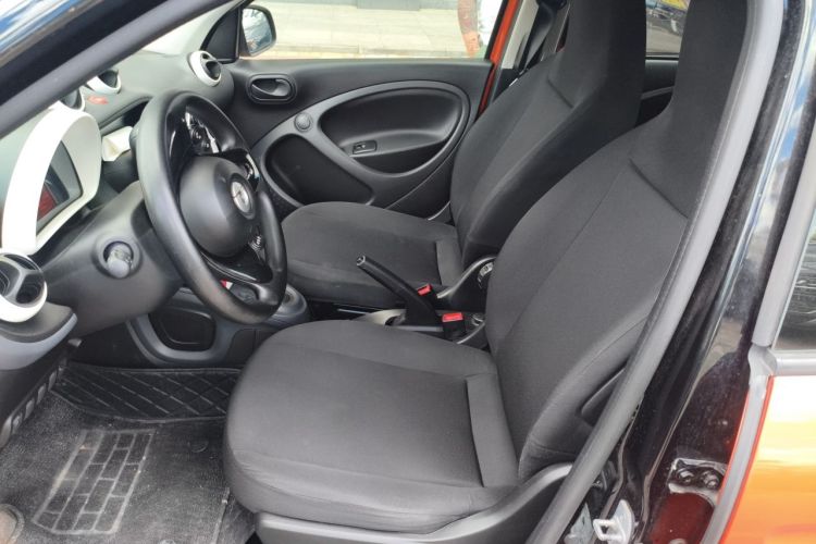Used smart forfour 2018 1.0L 52 kW Dynamic Edition Left Front Seat