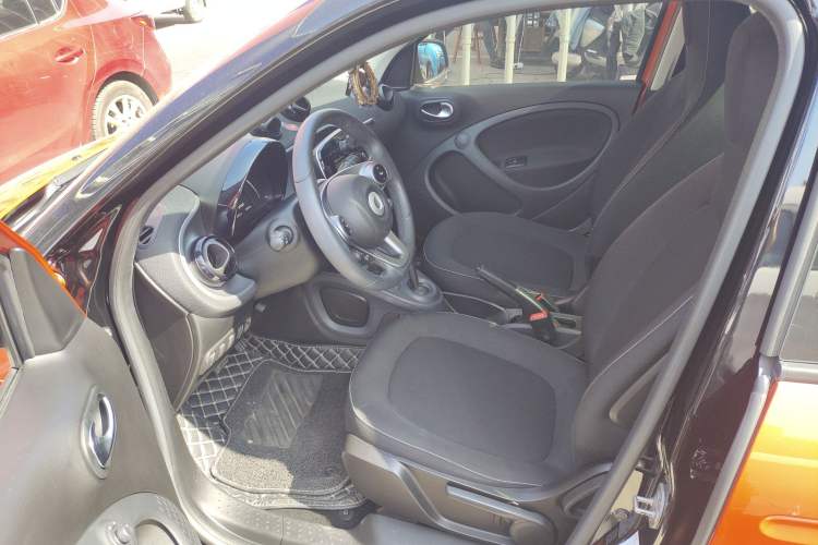 Used smart forfour 2018 1.0L 52kW Passion Edition Left Front Seat
