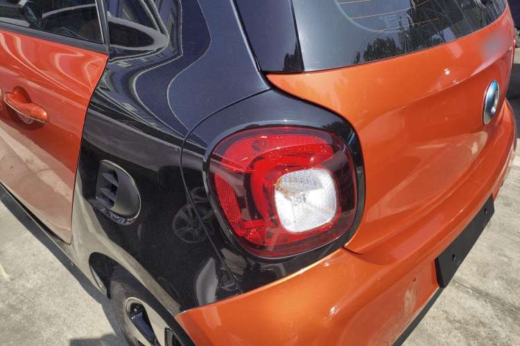 Used smart forfour 2018 1.0L 52kW Passion Edition Left Rear Taillight