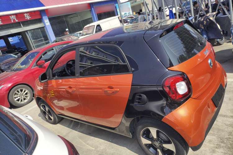 Used smart forfour 2018 1.0L 52kW Passion Edition Left Side