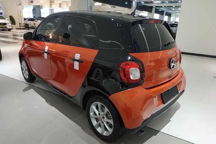 Used smart forfour 2018 1.0L 52 kW Dynamic Edition Rear Left 45 Deg