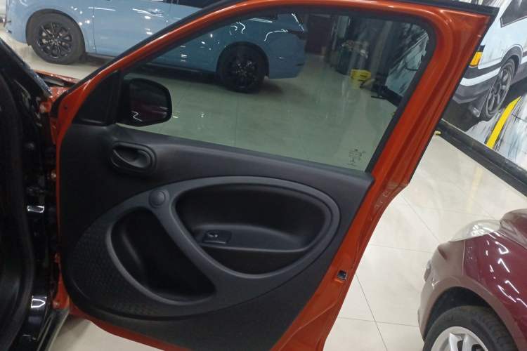 Used smart forfour 2018 1.0L 52 kW Dynamic Edition Right Front Door Interior