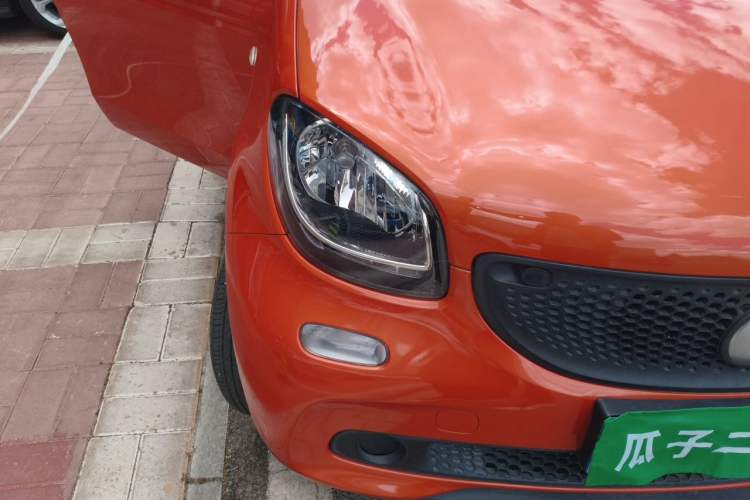 Used smart forfour 2018 1.0L 52 kW Dynamic Edition Right Front Headlight