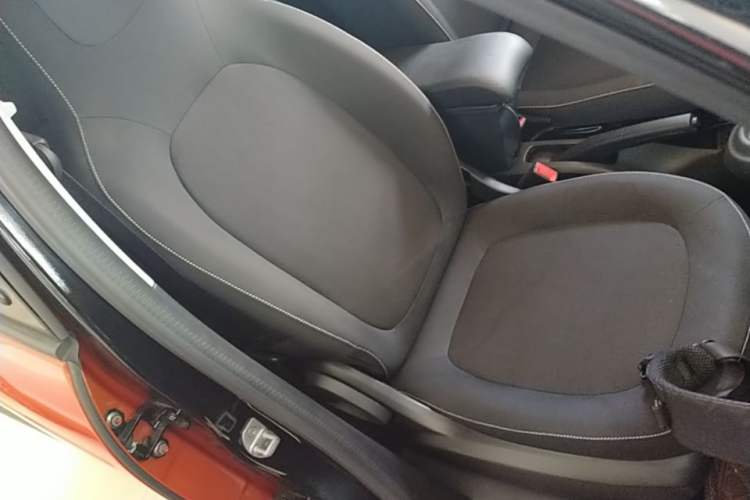 Used smart forfour 2018 1.0L 52kW Passion Edition Right Front Seat