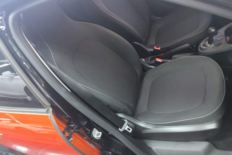 Used smart forfour 2018 1.0L 52kW Passion Edition Right Front Seat