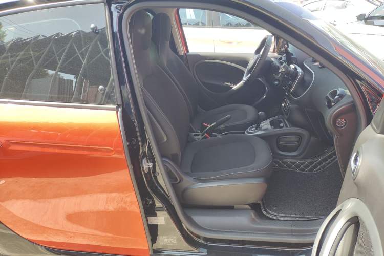 Used smart forfour 2018 1.0L 52kW Passion Edition Right Front Seat