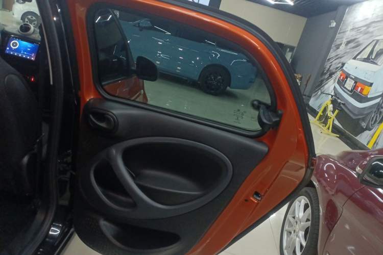 Used smart forfour 2018 1.0L 52 kW Dynamic Edition Right Rear Door Interior