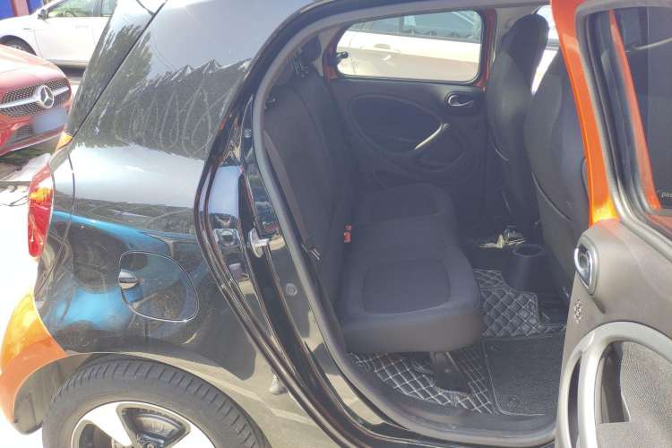 Used smart forfour 2018 1.0L 52kW Passion Edition Right Rear Seat