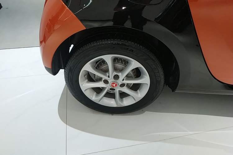 Used smart forfour 2018 1.0L 52 kW Dynamic Edition Right Rear Wheel Hub