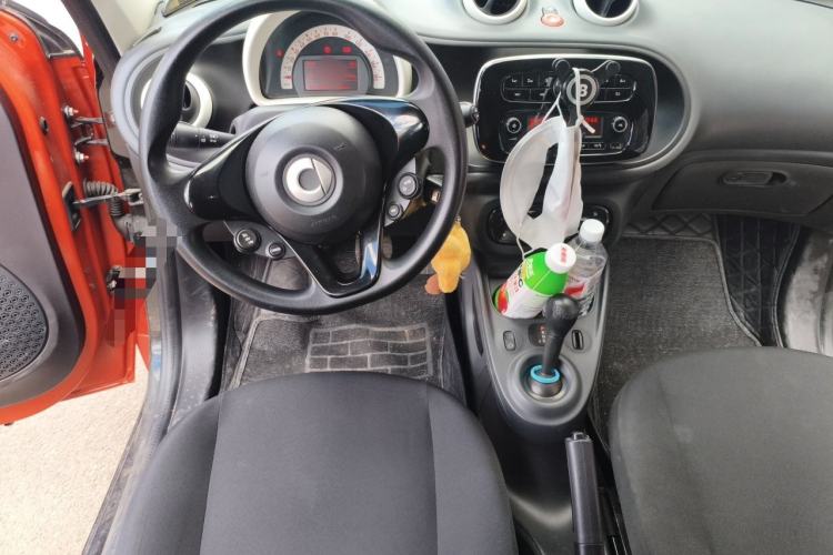 Used smart forfour 2018 1.0L 52 kW Dynamic Edition Steering Wheel