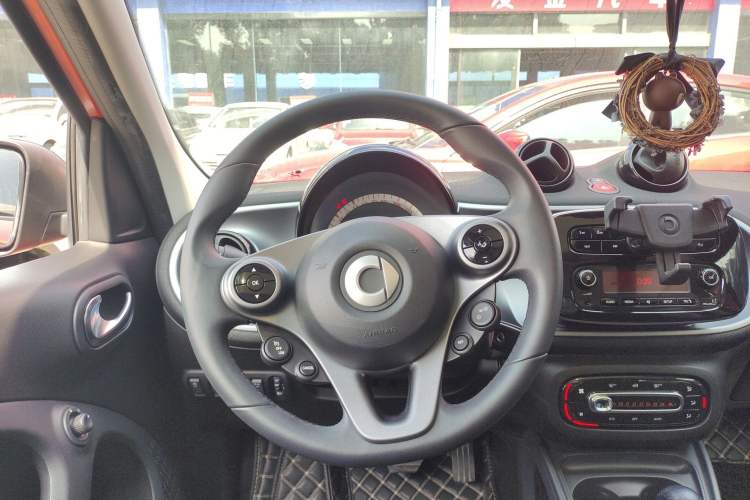 Used smart forfour 2018 1.0L 52kW Passion Edition Steering Wheel