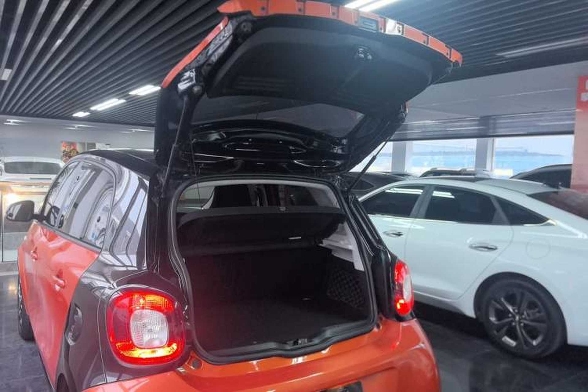 Used smart forfour 2018 1.0L 52kW Passion Edition Trunk