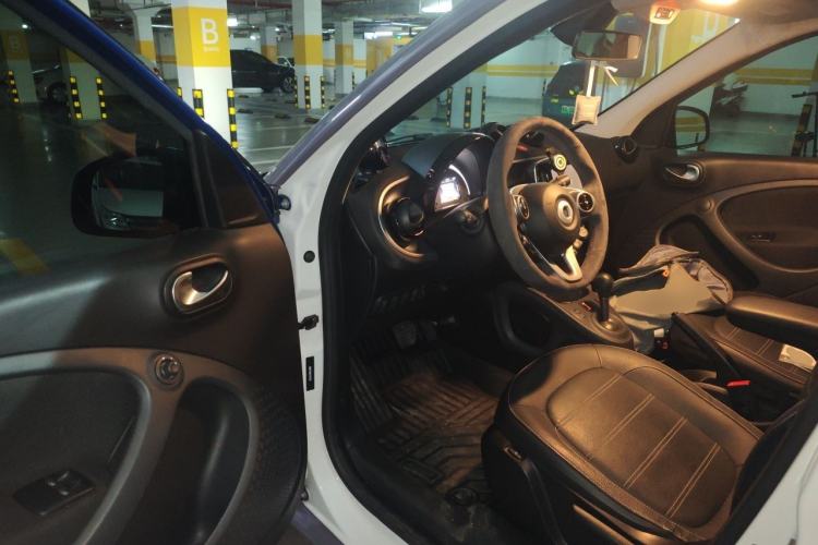 Used smart forfour 2018 0.9T 66 kW Pioneer Edition Driver Seat