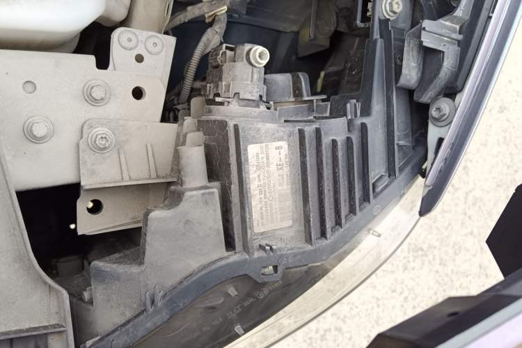 Used smart forfour 2018 1.0L 52kW Passion Edition Engine Bay Left