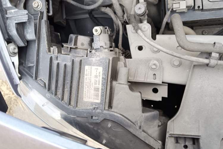 Used smart forfour 2018 1.0L 52kW Passion Edition Engine Bay Right