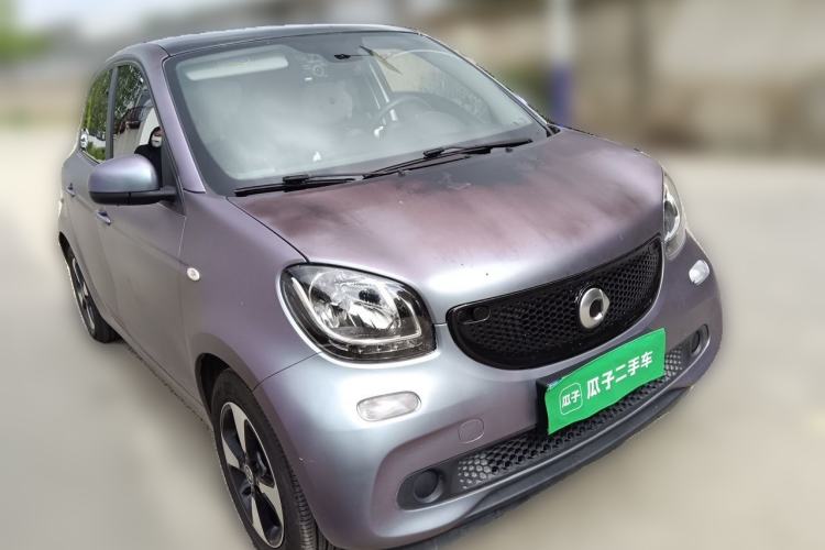 Used smart forfour 2018 1.0L 52kW Passion Edition Front Right 45 Deg
