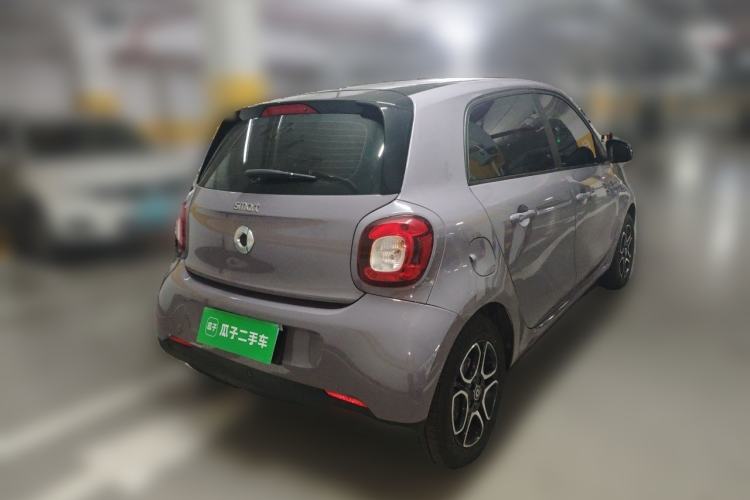 Used smart forfour 2018 0.9T 66 kW Pioneer Edition Rear Right 45 Deg