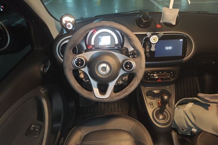 Used smart forfour 2018 0.9T 66 kW Pioneer Edition Steering Wheel