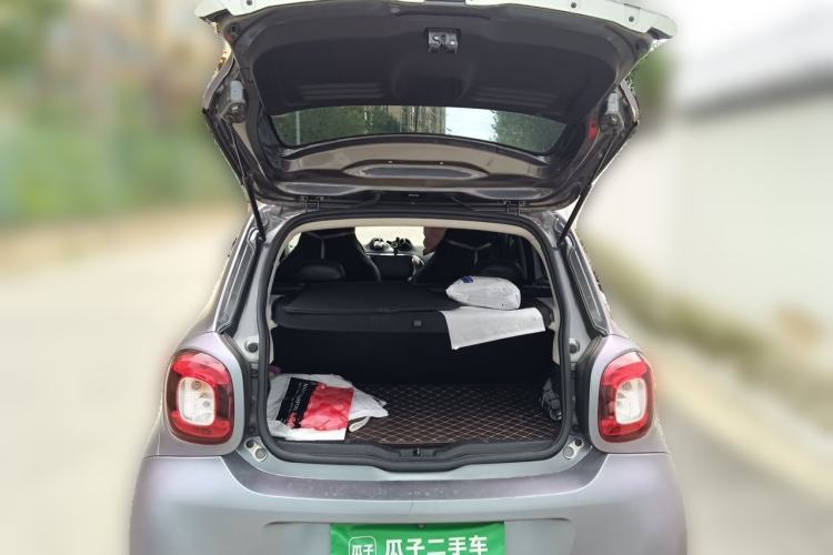 Used smart forfour 2018 1.0L 52kW Passion Edition Trunk