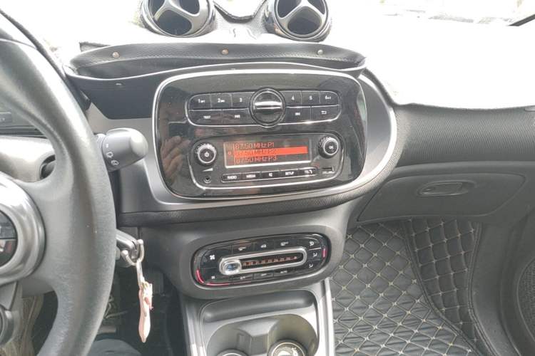 Used smart forfour 2018 1.0L 52kW Passion Edition Audio And AC Panel