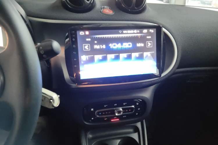 Used smart forfour 2018 1.0L 52kW Passion Edition Audio And AC Panel