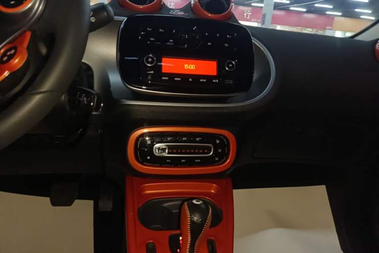 Used smart forfour 2018 1.0L 52kW Passion Edition Audio And AC Panel