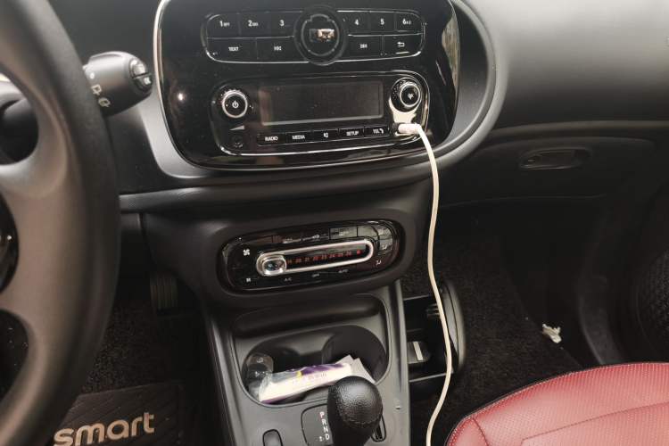 Used smart forfour 2018 1.0L 52 kW Dynamic Edition Audio And AC Panel