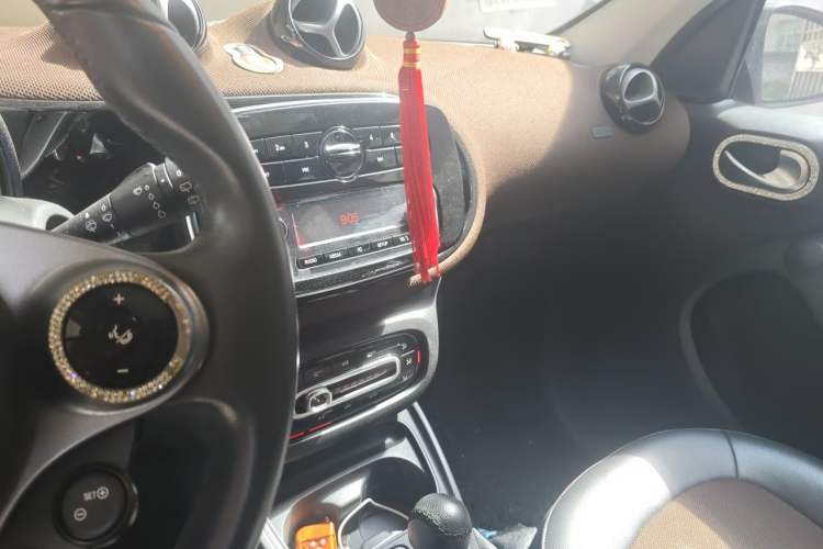 Used smart forfour 2018 0.9T 66 kW Fashion Edition Audio And AC Panel