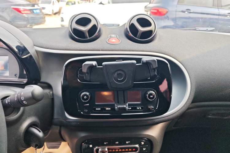 Used smart forfour 2018 1.0L 52kW Passion Edition Audio And AC Panel