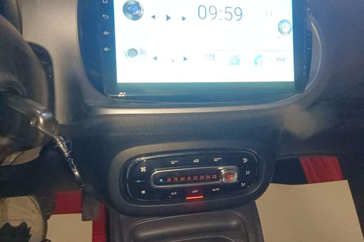 Used smart forfour 2018 1.0L 52kW Passion Edition Audio And AC Panel