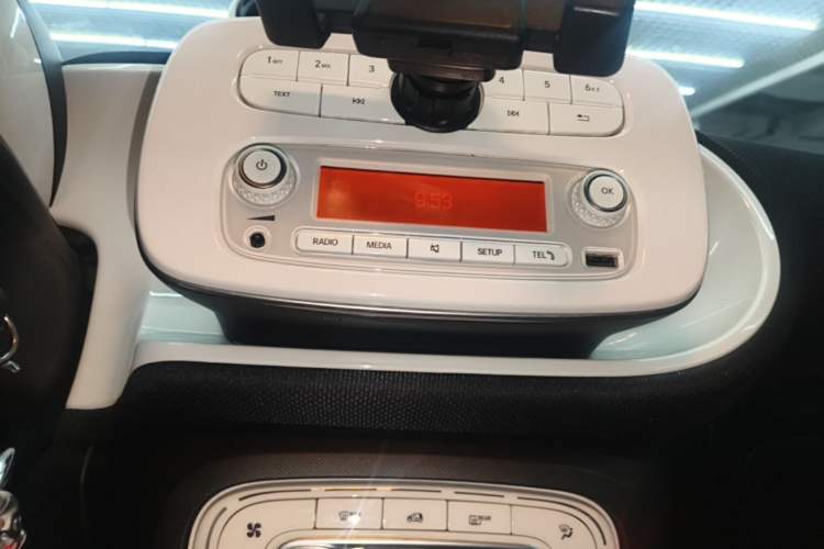 Used smart forfour 2018 1.0L 52kW Passion Edition Audio And AC Panel