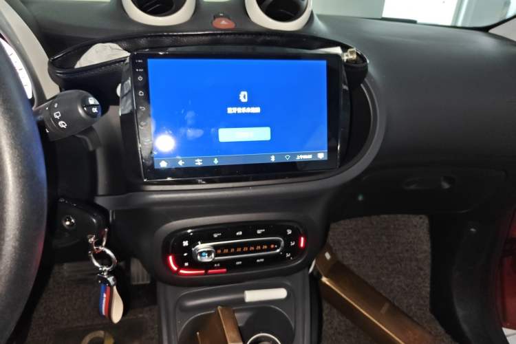 Used smart forfour 2018 1.0L 52 kW Dynamic Edition Audio And AC Panel