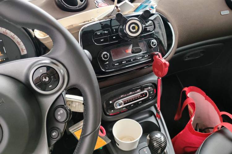 Used smart forfour 2018 0.9T 66 kW Fashion Edition Audio And AC Panel