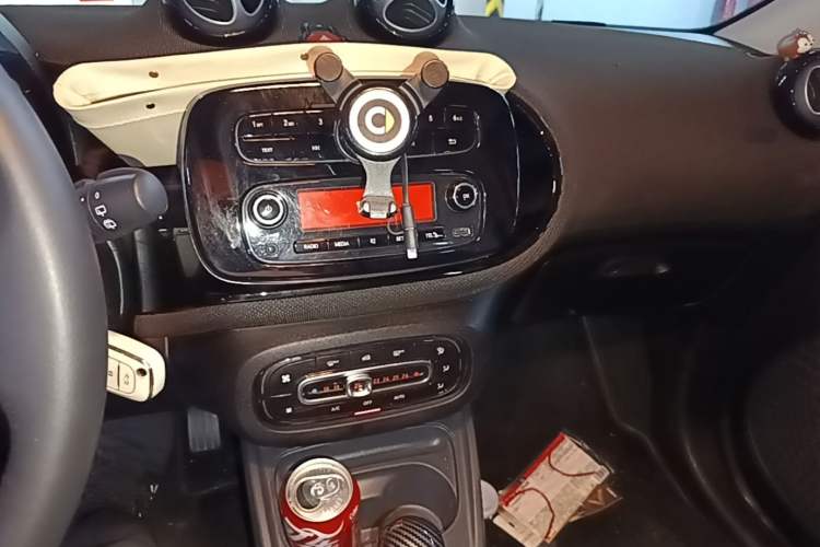 Used smart forfour 2018 0.9T 66 kW Fashion Edition Audio And AC Panel