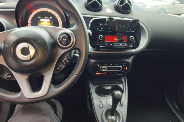 Used smart forfour 2018 1.0L 52kW Passion Edition Audio And AC Panel