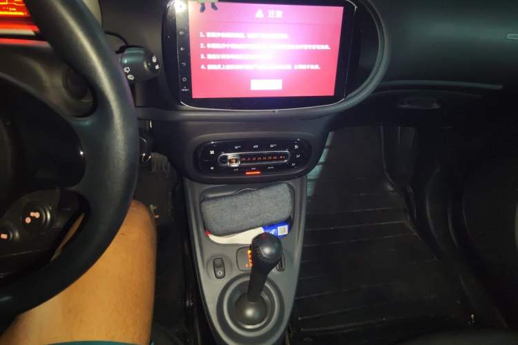 Used smart forfour 2018 1.0L 52 kW Dynamic Edition Audio And AC Panel