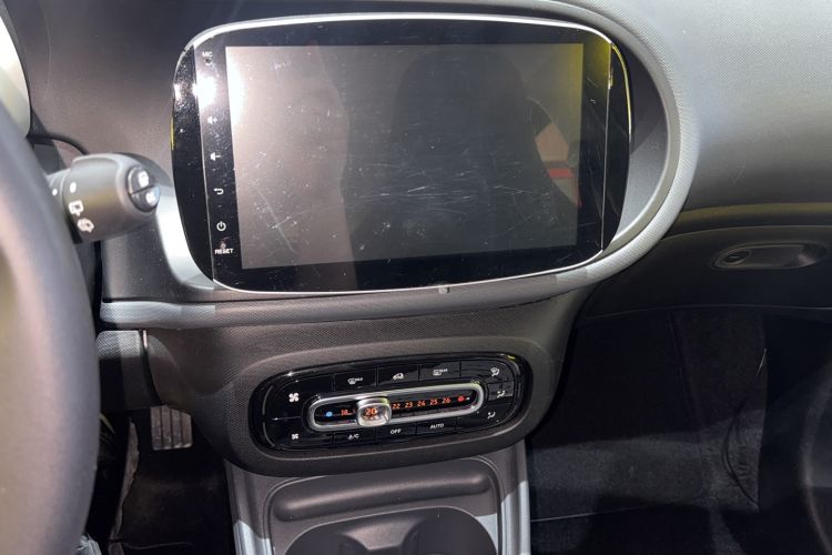 Used smart forfour 2018 1.0L 52 kW Dynamic Edition Audio And AC Panel