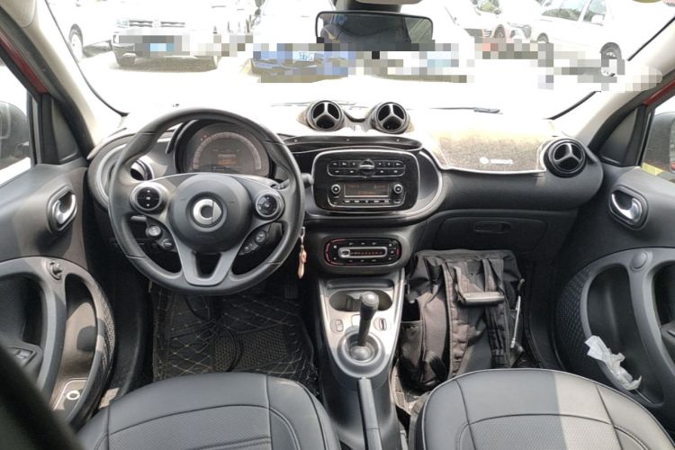 Used smart forfour 2018 1.0L 52kW Passion Edition Center Console