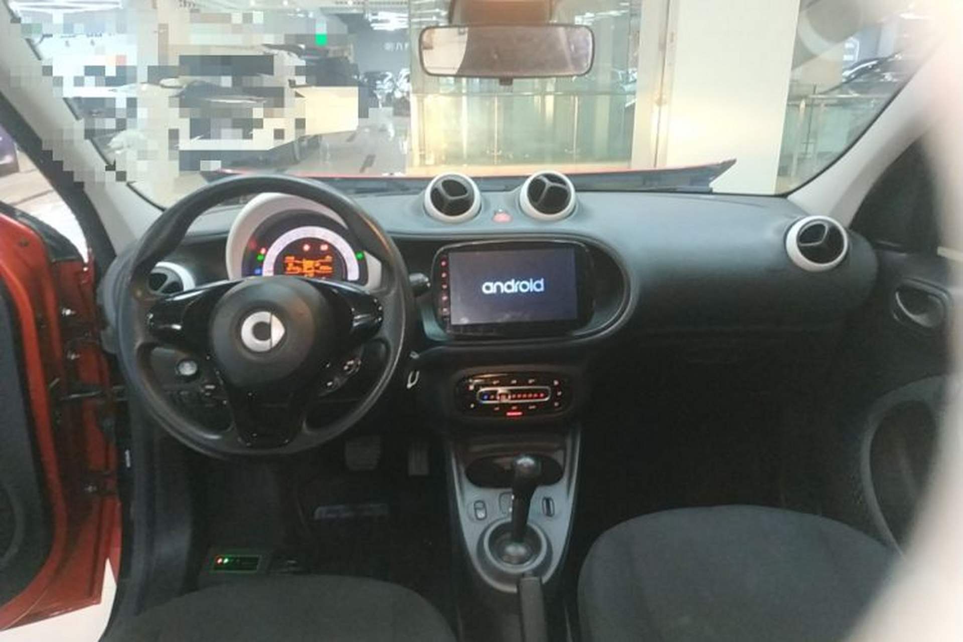 Used smart forfour 2018 1.0L 52 kW Dynamic Edition Center Console