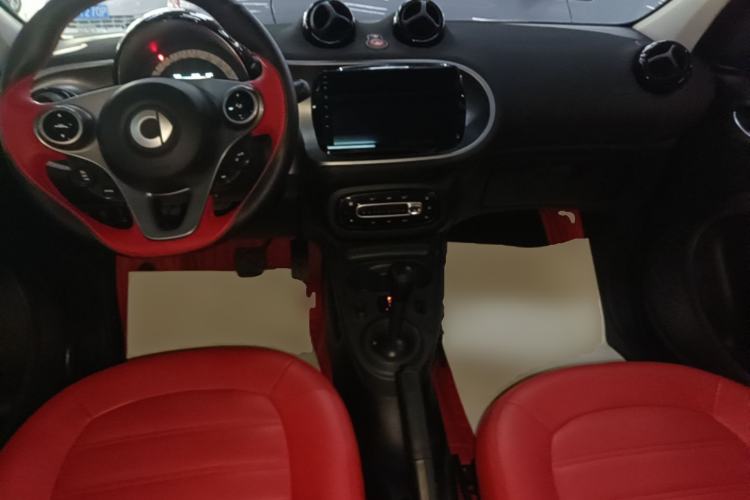 Used smart forfour 2018 1.0L 52kW Passion Edition Center Console