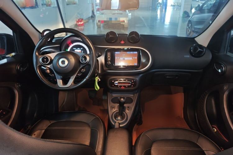 Used smart forfour 2018 0.9T 66 kW Pioneer Edition Center Console