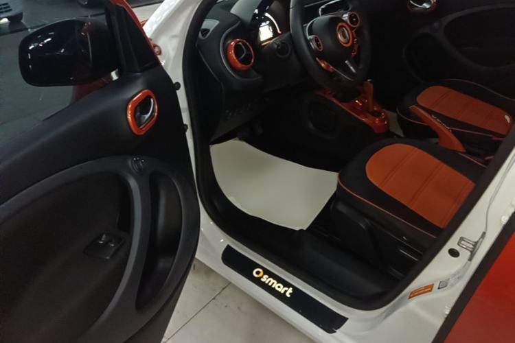 Used smart forfour 2018 1.0L 52kW Passion Edition Driver Seat