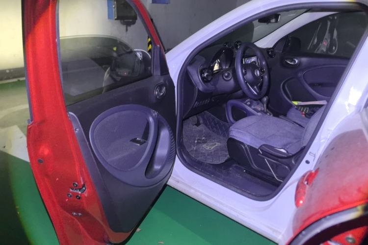 Used smart forfour 2018 1.0L 52kW Passion Edition Driver Seat