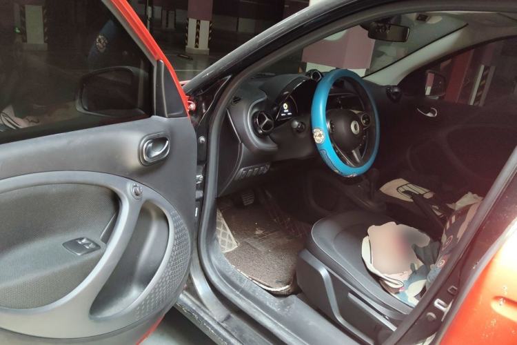 Used smart forfour 2018 1.0L 52kW Passion Edition Driver Seat