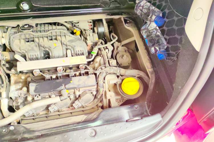 Used smart forfour 2018 0.9T 66 kW Fashion Edition Engine Bay Left