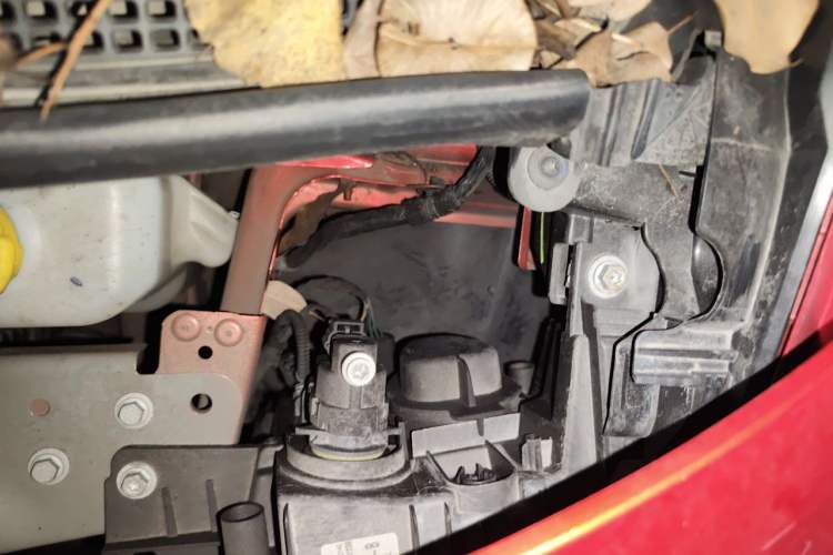 Used smart forfour 2018 1.0L 52 kW Dynamic Edition Engine Bay Left
