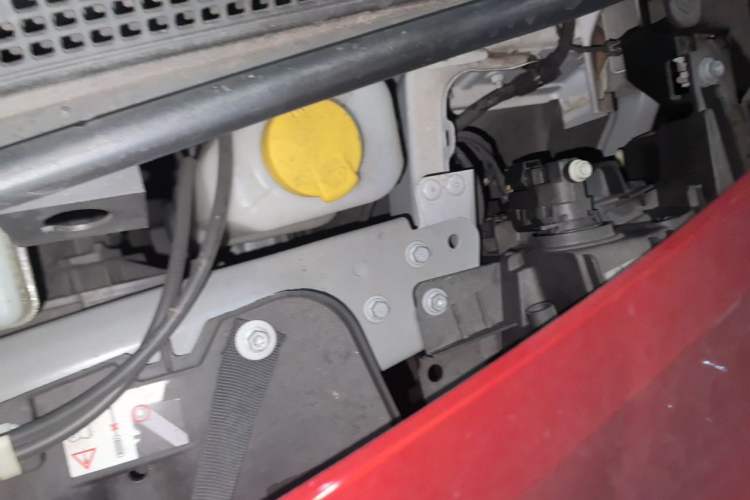 Used smart forfour 2018 1.0L 52kW Passion Edition Engine Bay Left