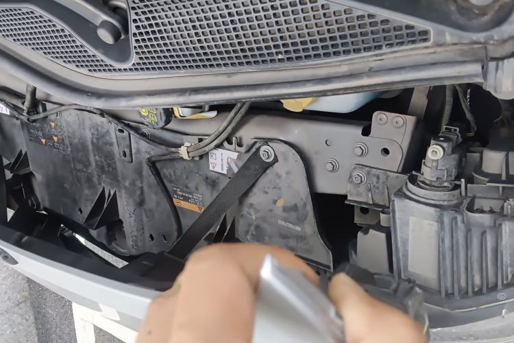 Used smart forfour 2018 1.0L 52 kW Dynamic Edition Engine Bay
